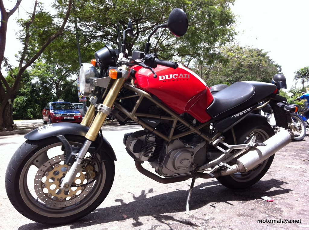 Ducati Monster M600 1