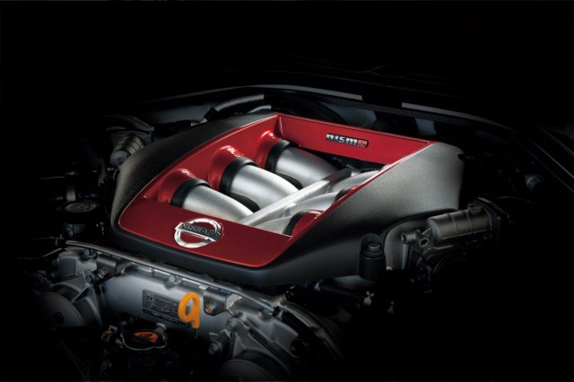 13-2014-Nissan-GTR-Nismo-013