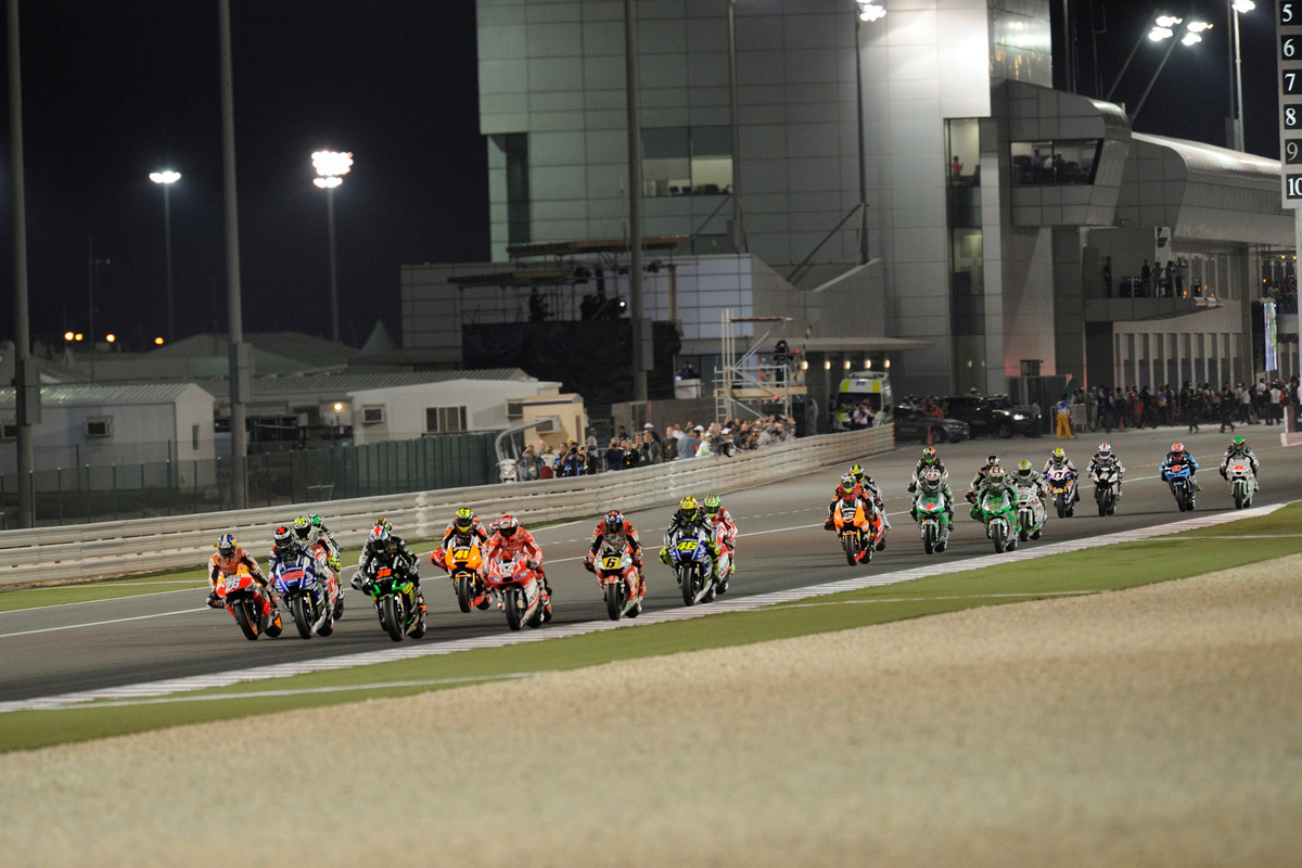 Start Of The 2014 Qatar Grand Prix
