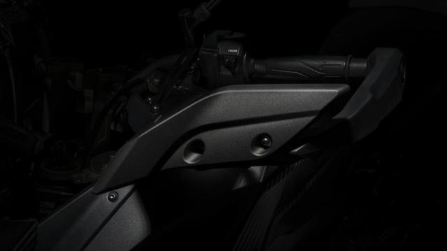 2015-Yamaha-MT09-Tracer-EU-Matt-Grey-Detail-008