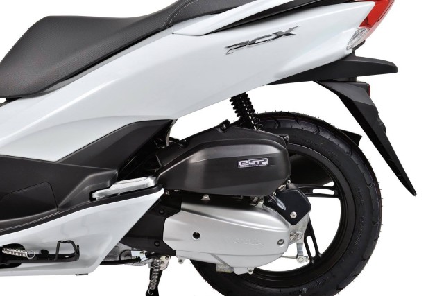 2015-Honda-PCX-150-009