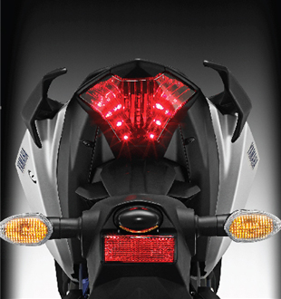 2015-Yamaha-MT03-details-003