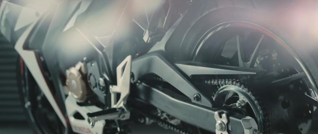 2016-All-New-Honda-CBR150R-004