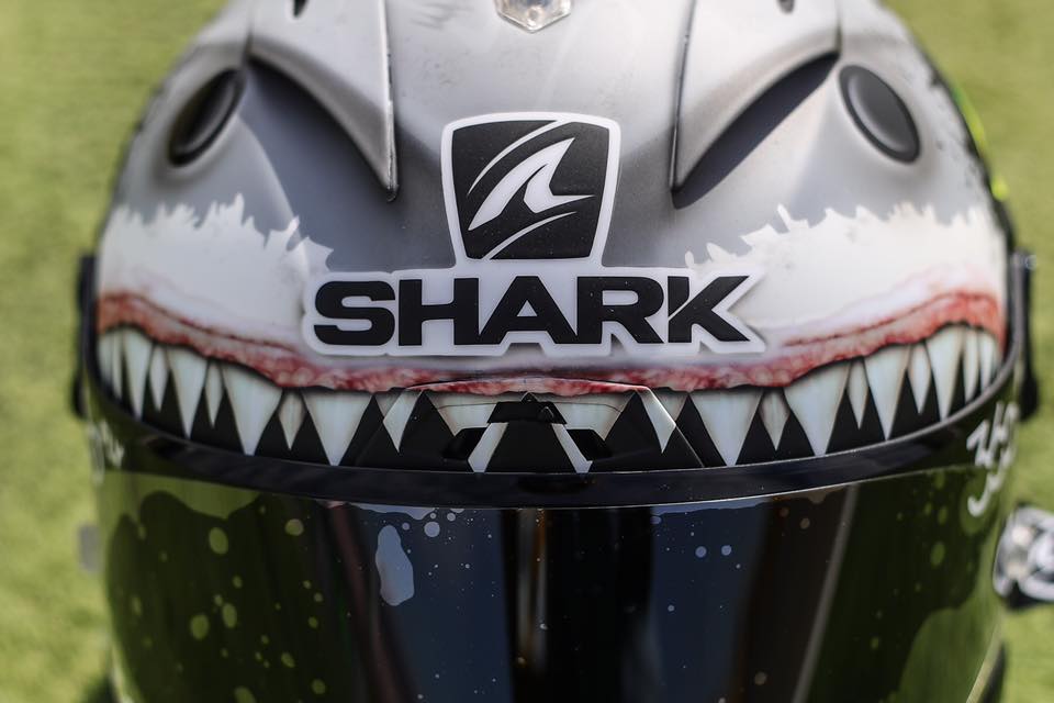 Shark Helmet Lorenzo Aragon 2016 01