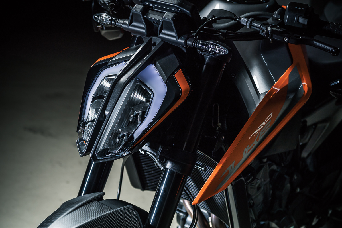 2018 KTM 790 Duke action shots 3 MotoMalaya