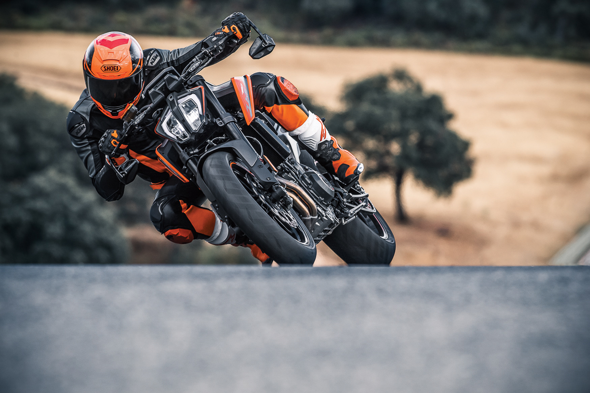 2018 KTM 790 Duke action shots_7 - MotoMalaya.net - Berita 