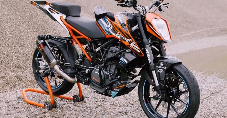 Rok Bagoros 2018 Ktm 250 Duke Stunt Bike 13 768x551