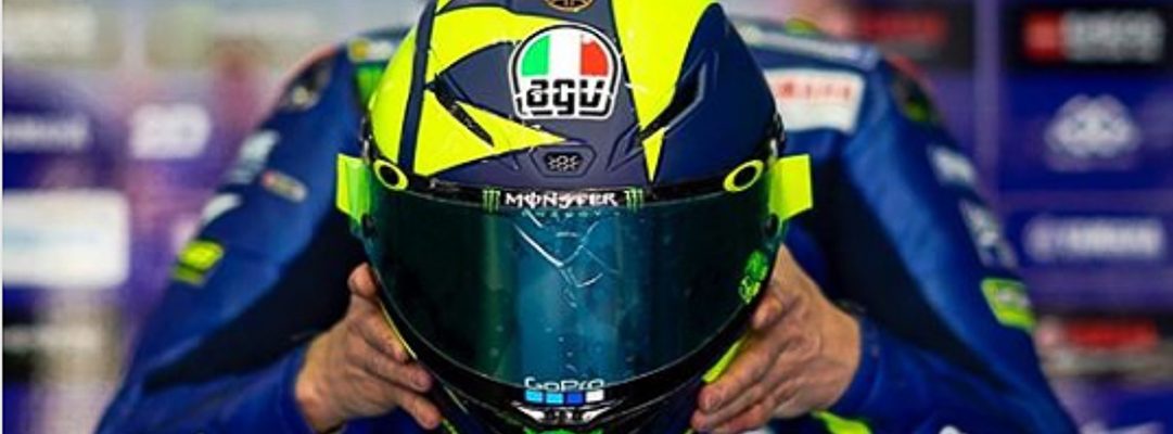 Valentino Rossi Goes Old School Agv Pista Gp R 5