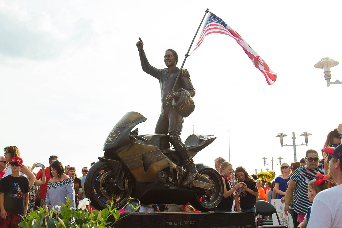 Nicky Hayden Statue Unveiled Owensboro 1