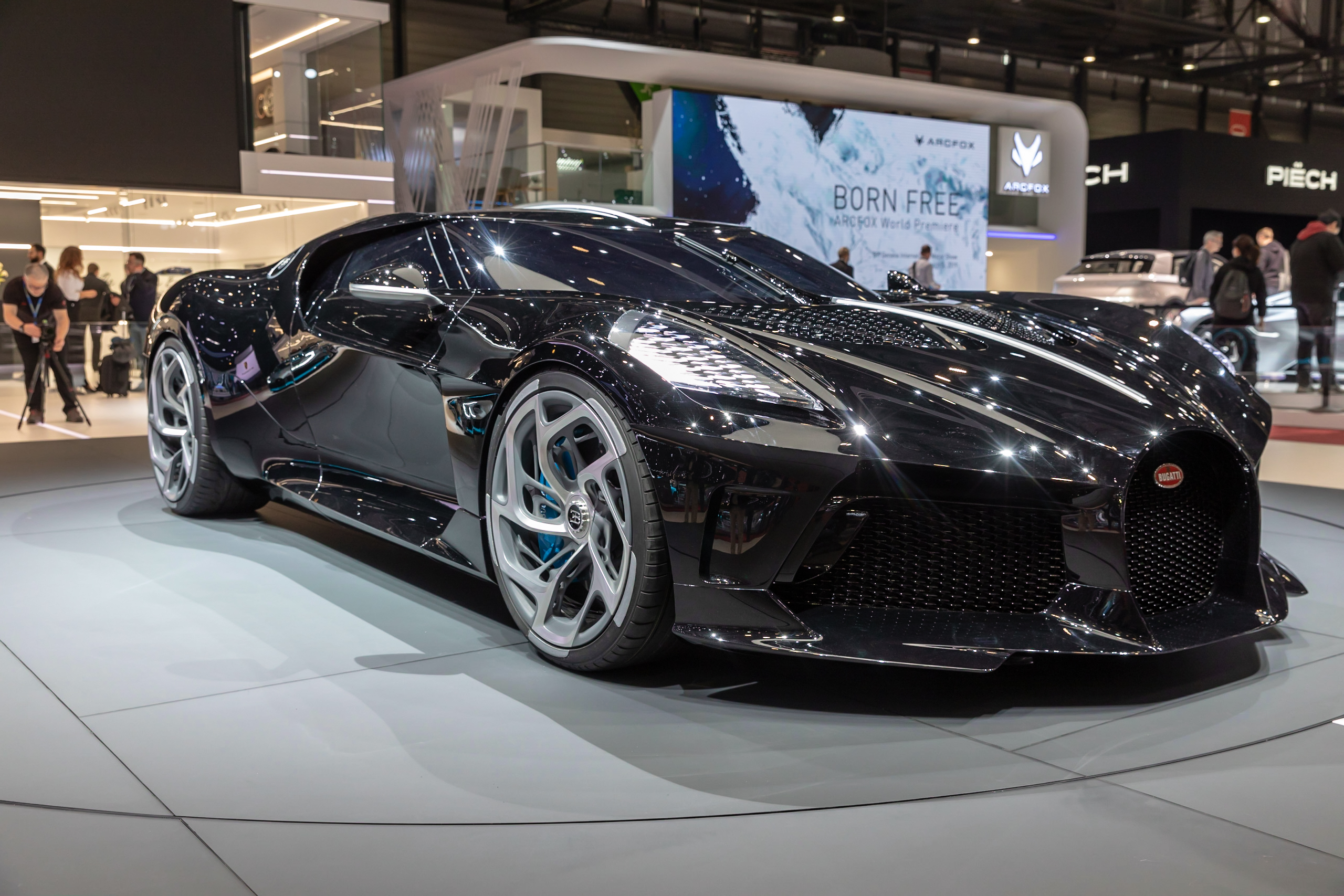 Bugatti La Voiture Noire, Gims 2019