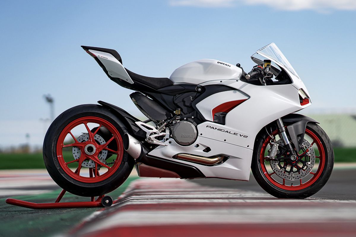 Ducati Panigale V2 White Rosso 1