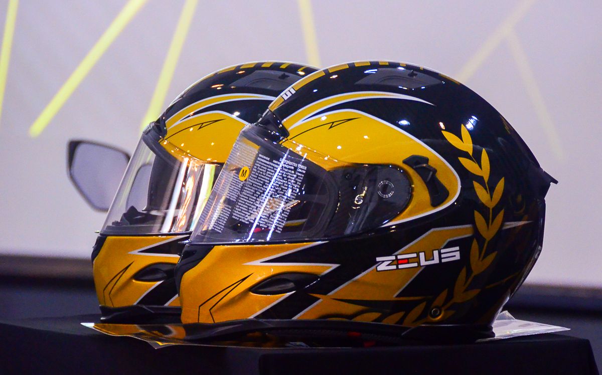 Zeus Helmet-2 - MotoMalaya.net - Berita dan Ulasan Dunia Kereta dan