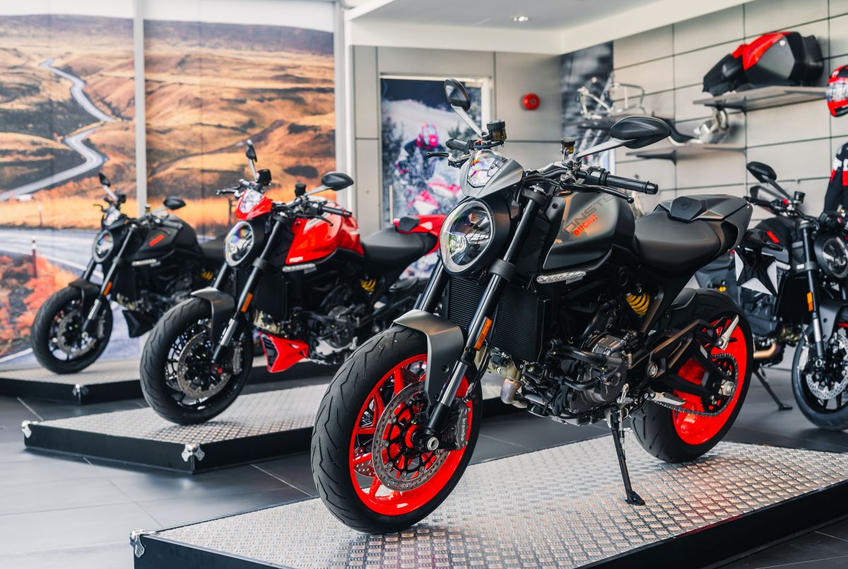 Ducati Monster 2021 1