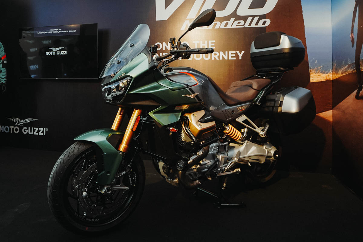 2023 Moto Guzzi V100 Mandello Malaysia 8